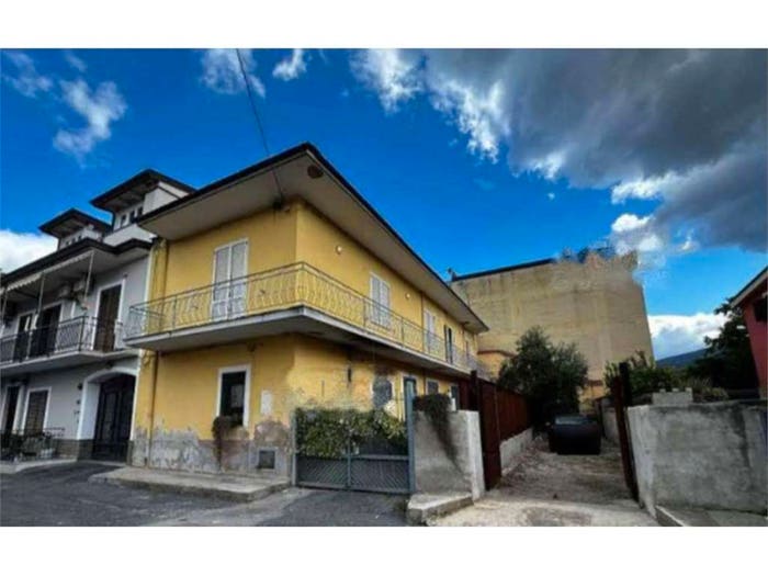 Appartamento quadrilocale in vendita in Via trieste, Centro, Palma Campania