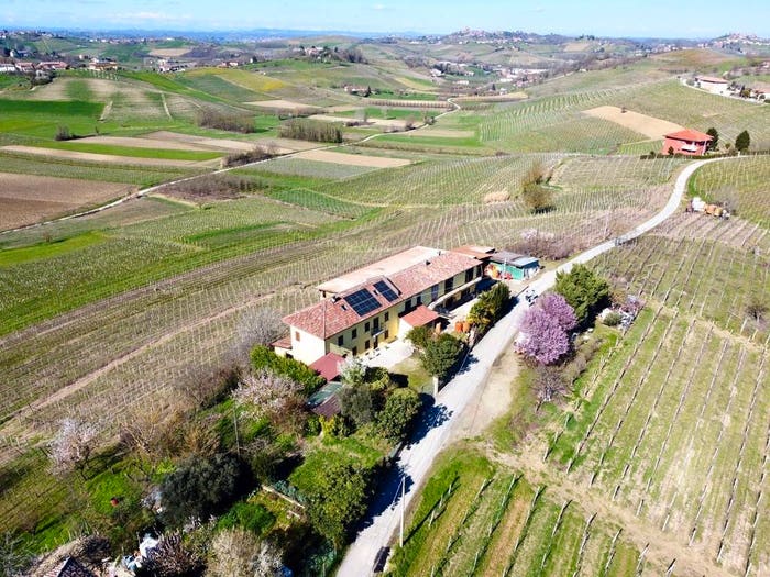 Casa con 6 locali in vendita in Via Bricco Papa, Montegrosso d'Asti
