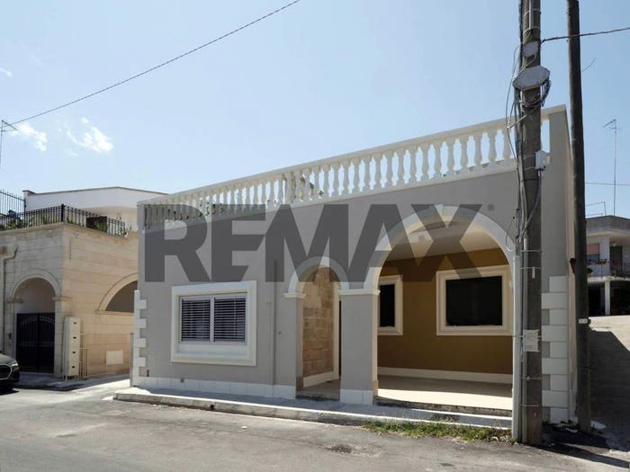 Casa quadrilocale in vendita in Via Alfieri, Centro, Carpignano Salentino