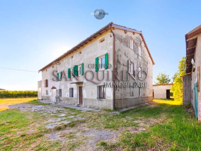 Casa con 5 locali in vendita in Via Viottolo del Medico, Novellara