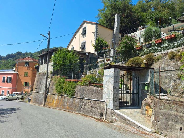 Casa con 5 locali in vendita in Via alla Chiesa di Geminiano, Bolzaneto, Genova