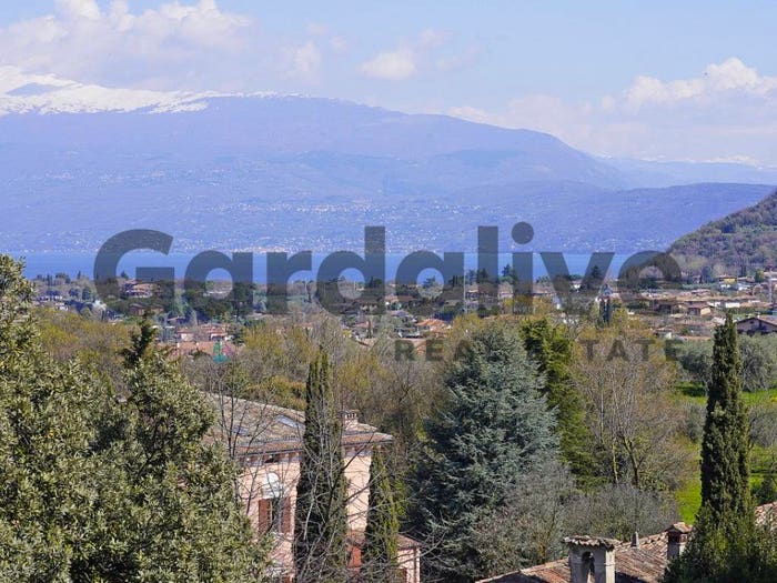 Appartamento bilocale in vendita in Via Guglielmo Marconi, Solarolo, Manerba del Garda