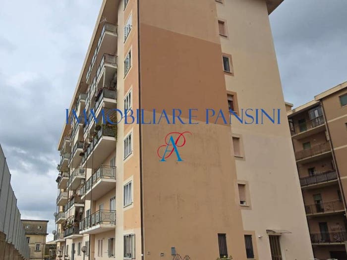 Appartamento con 5 locali in vendita in Via Luigi Costanzo, Stadio Pontepiccolo, Catanzaro
