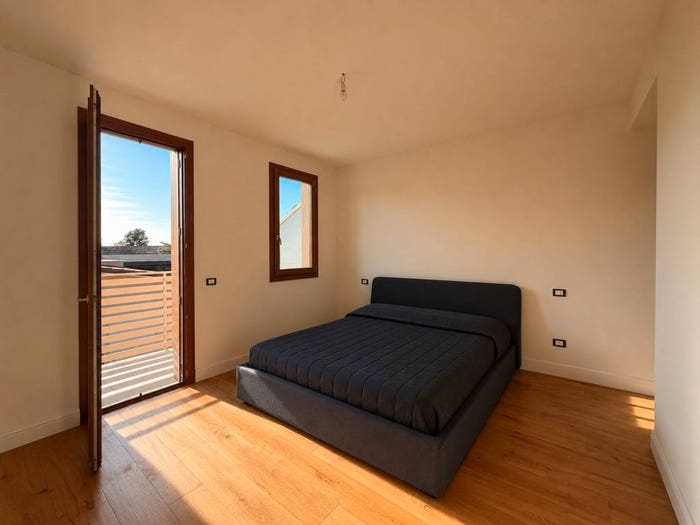 Casa quadrilocale in vendita in Via Ragone, Roncalceci Longana, Ravenna