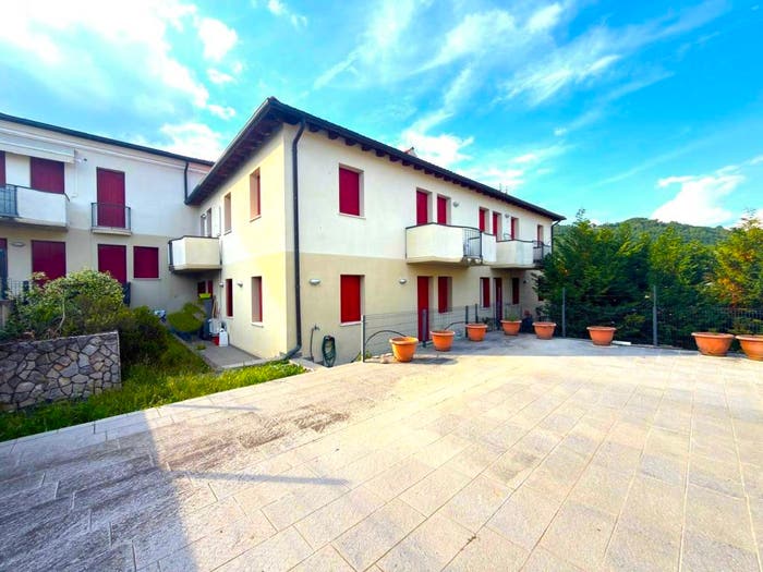 Appartamento trilocale in vendita in Pianezze