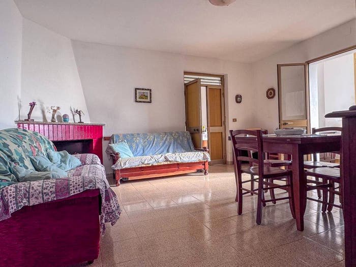 Appartamento con 6 locali in vendita in Strada Statale Orientale Sarda, Siniscola