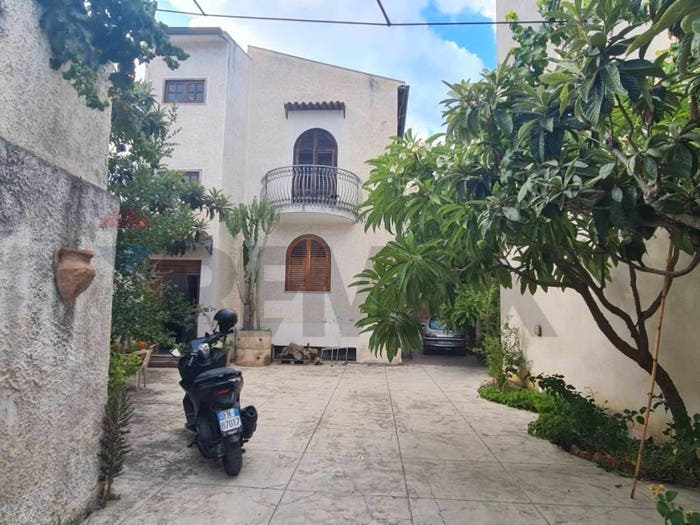 Appartamento con 6 locali in vendita in Santicelli, Palermo