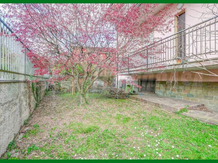 Appartamento quadrilocale in vendita in Strada Sottocastello, Cocquio, CocquioTrevisago