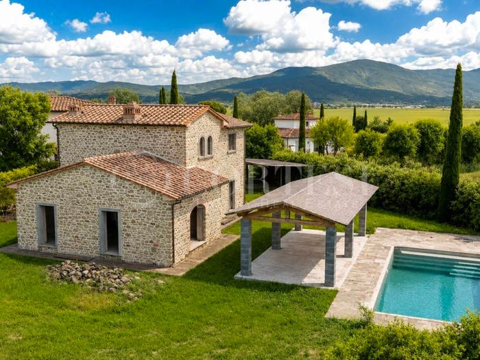 Casa quadrilocale in vendita in Centro, Cortona