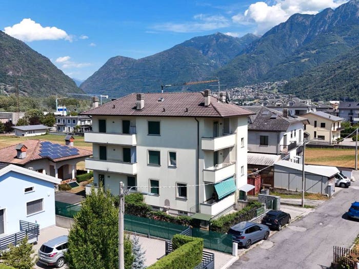 Appartamento trilocale in vendita in Via Tirano, Morbegno