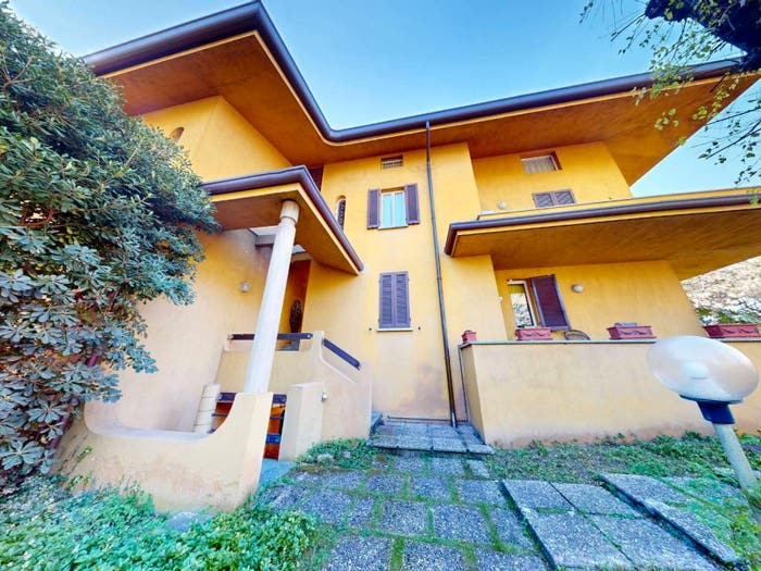 Appartamento trilocale in vendita in Via Giuseppe Giusti, Centro, Carate Brianza