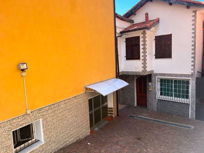 Casa bilocale in vendita in Via Novembre, Castelvecchio, Imperia