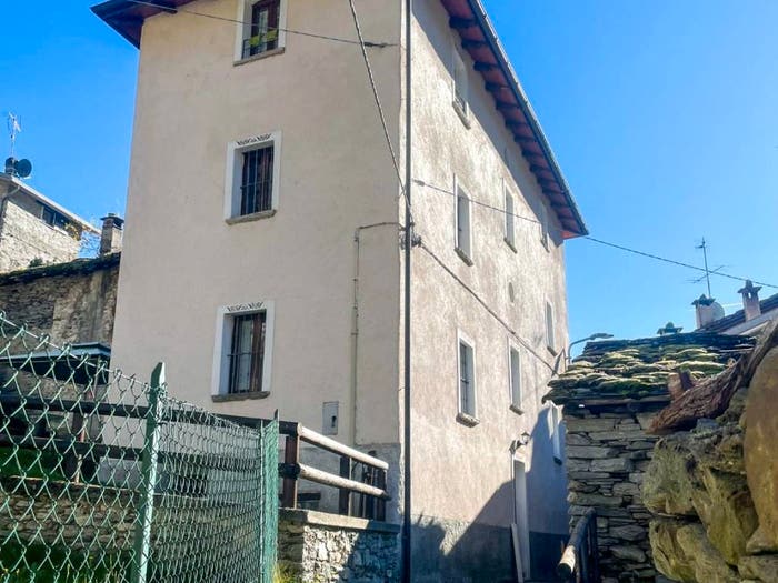 Casa con 6 locali in vendita in Marveggia, Spriana