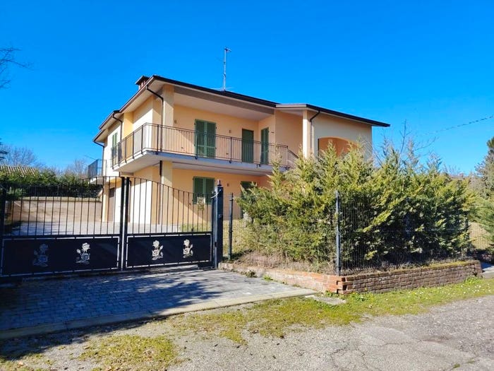 Casa con 6 locali in vendita in Via San Rocco, Mornico, Mornico Losana