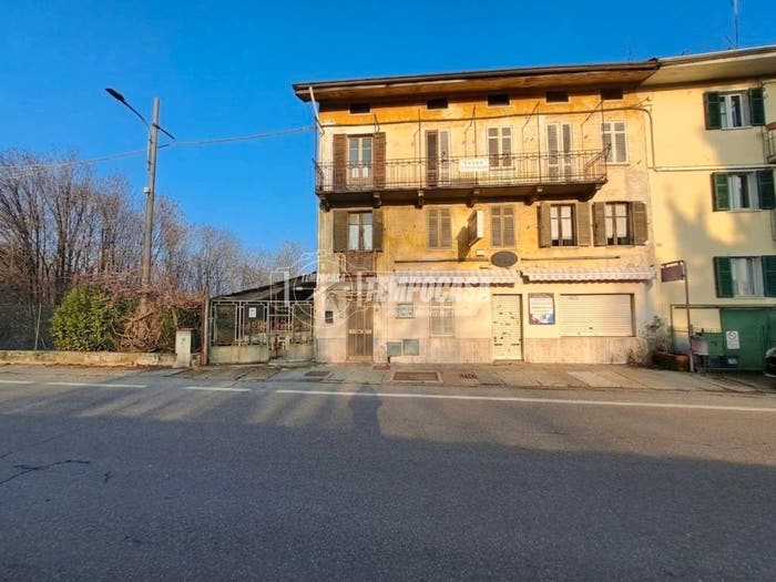 Appartamento trilocale in vendita in Via Santuario D'Oropa, Vandorno Piazzo Cossila, Biella