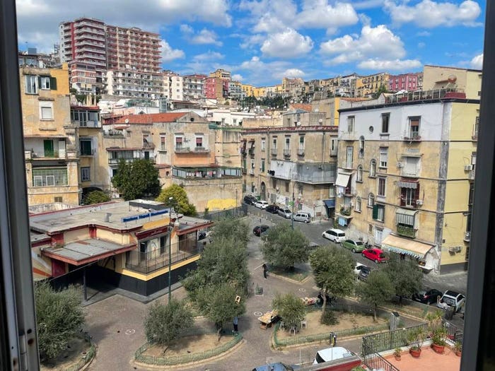 Appartamento trilocale in vendita in Vico Montesanto, Monte Santo, Napoli