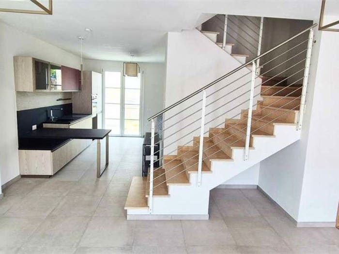 Casa con 6 locali in vendita in Centro, Montale