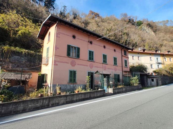 Casa con 6 locali in vendita in Edolo