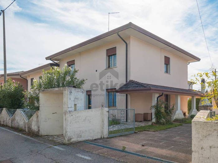 Casa con 6 locali in vendita in Via Giovanni Falcone, Via Matteotti, San Biagio di Callalta
