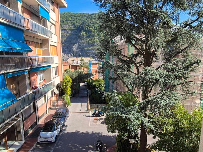 Appartamento trilocale in vendita in Via San Felice, Molassana, Genova