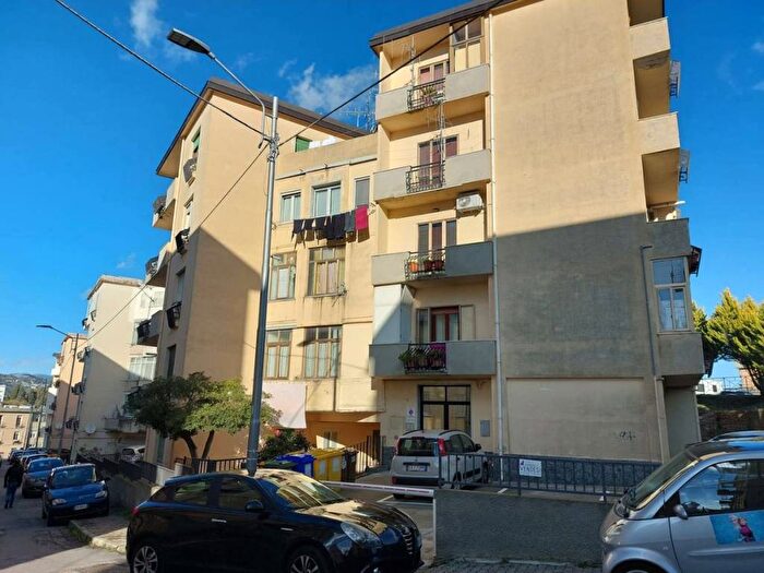 Appartamento quadrilocale in vendita in Via Giovanni XIII, Stadio Pontepiccolo, Catanzaro