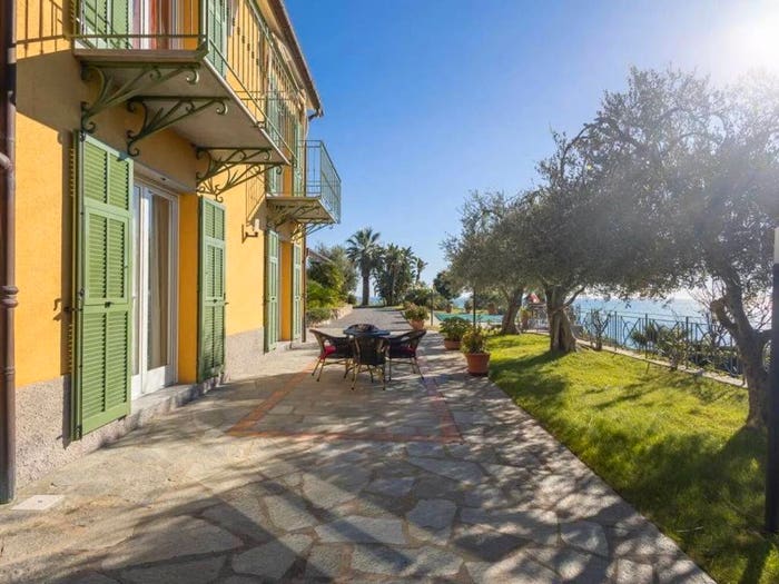 Casa con 6 locali in vendita in Strada Nandria, Due Strade, Bordighera