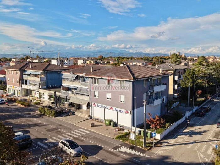 Appartamento con 5 locali in vendita in VIA ROMA, Centro, Lonigo