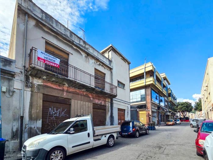Casa trilocale in vendita in Via Roma, Quartiere Americano, Messina