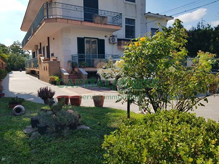 Casa con 6 locali in vendita in Via Roccarainola, Cicciano