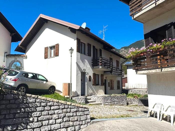 Casa con 5 locali in vendita in Arta Terme