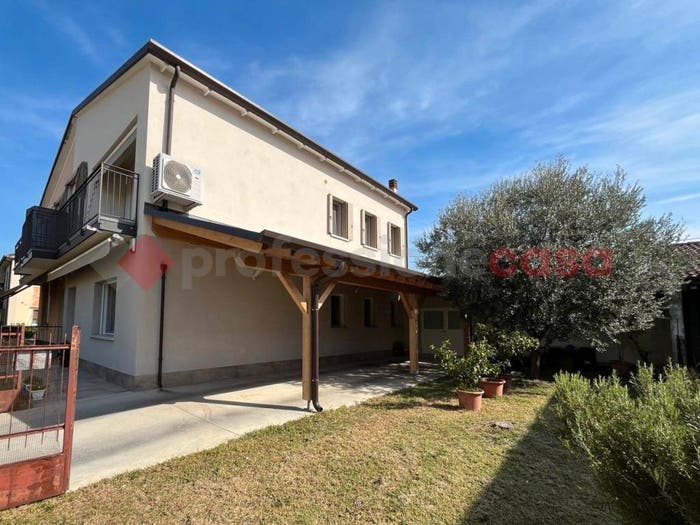 Casa con 5 locali in vendita in Via Sandro Camasio, Centro, Isola della Scala
