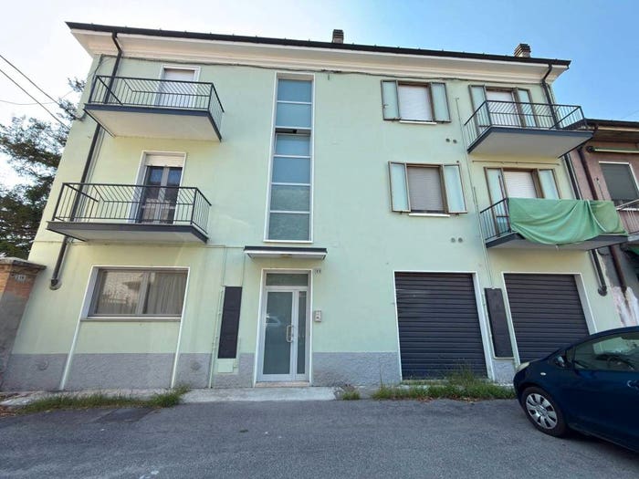 Casa con 6 locali in vendita in Via Giuseppe Garibaldi, Centro, Monticelli d'Ongina