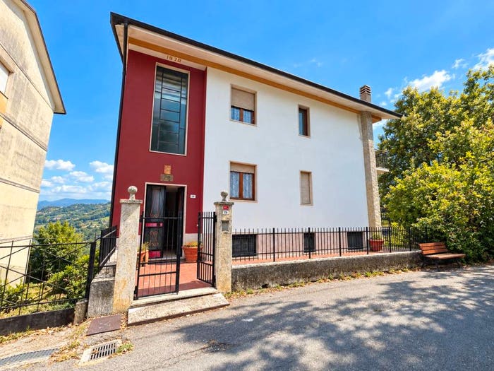 Casa con 6 locali in vendita in Via San Pasquale, Morsasco