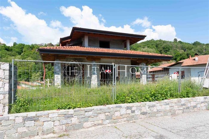 Casa quadrilocale in vendita in Via Giovanni Podetti, Caravaggio