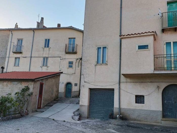 Casa con 6 locali in vendita in Via Fiume, Guasto, Castelpetroso