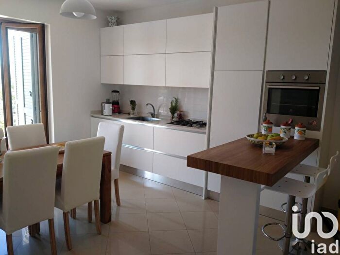Appartamento trilocale in vendita in Contrada Rovano, Mosciano Stazione, Mosciano Sant'Angelo