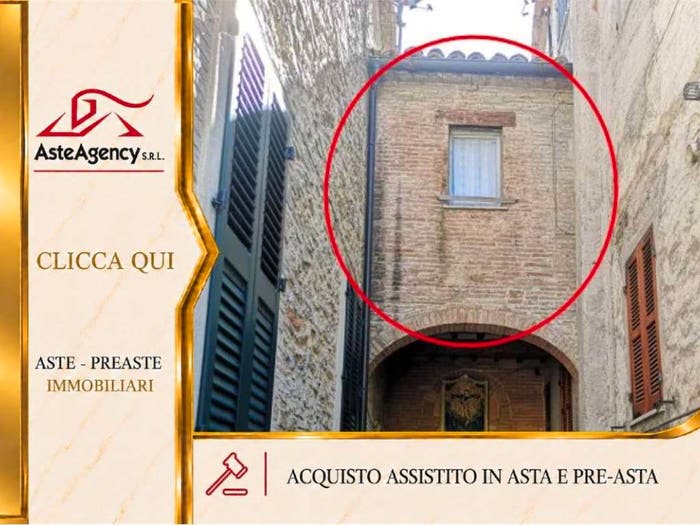 Appartamento quadrilocale in vendita in Quartiere Centro Storico Via Rocca, Centro, Esanatoglia