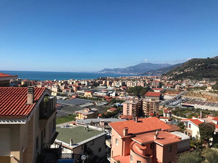 Appartamento trilocale in vendita in Via Bellavista, Centro, Vallecrosia