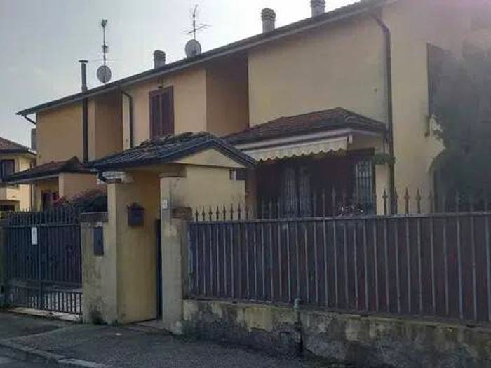Casa quadrilocale in vendita in Via Enrico Berlinguer, Centro, Torrevecchia Pia