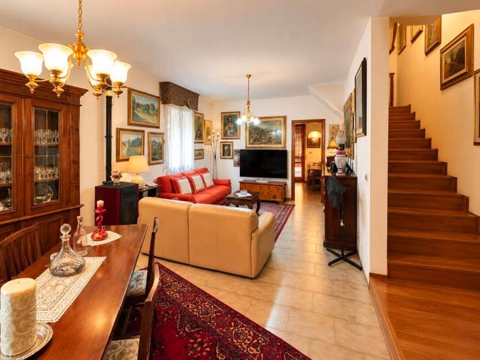 Casa con 5 locali in vendita in Viale Aldo Moro, Centro, Poggio a Caiano