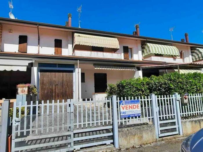Casa quadrilocale in vendita in Via Val di Sole, Pinarella, Cervia