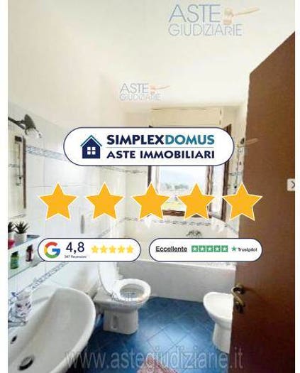 Appartamento quadrilocale in vendita in Viale Adua, Pistoia Ovest, Pistoia