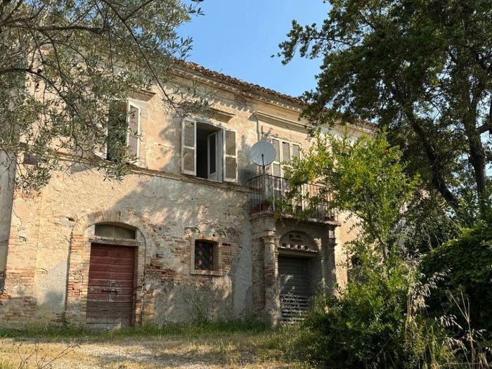 Casa con 6 locali in vendita in Via Montagnola, Corropoli
