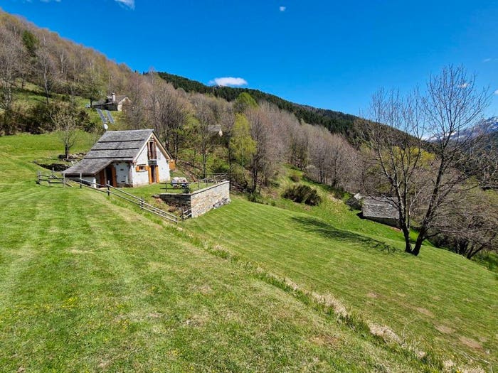 Casa bilocale in vendita in Via Passeggiata dei Vecchi, Craveggia
