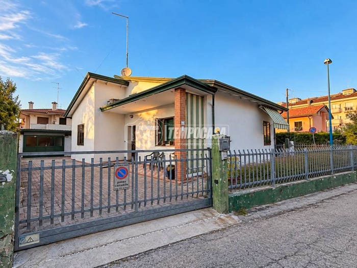 Casa trilocale in vendita in Via Silvestro Lega, Jesolo Paese, Jesolo