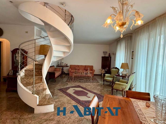 Appartamento con 6 locali in vendita in Via Roberto Marin, Prato della Valle Pontecorvo, Padova