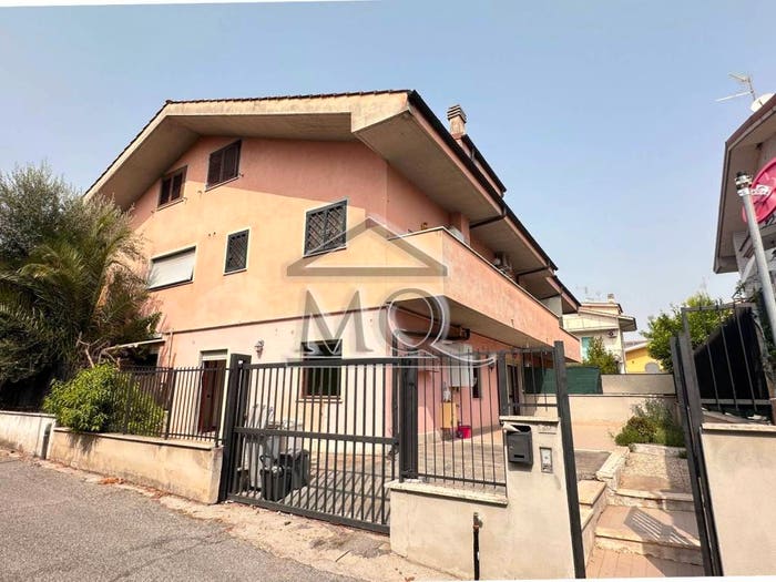 Appartamento trilocale in vendita in Via Agostino Bertani, Villanova, Guidonia Montecelio