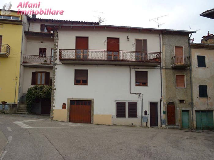 Casa con 5 locali in vendita in Castel Focognano