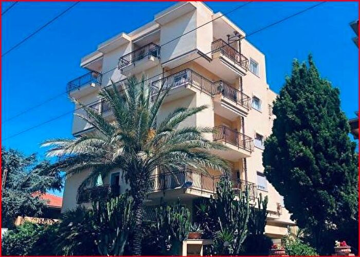Appartamento trilocale in vendita in Via Vittorio Emanuele II, Centro, Bordighera
