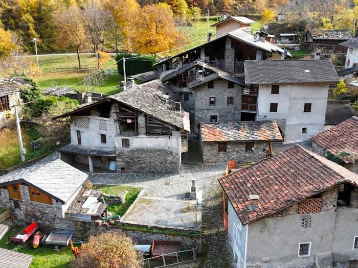 Casa quadrilocale in vendita in Frazione Pont d'Ael, Aymavilles